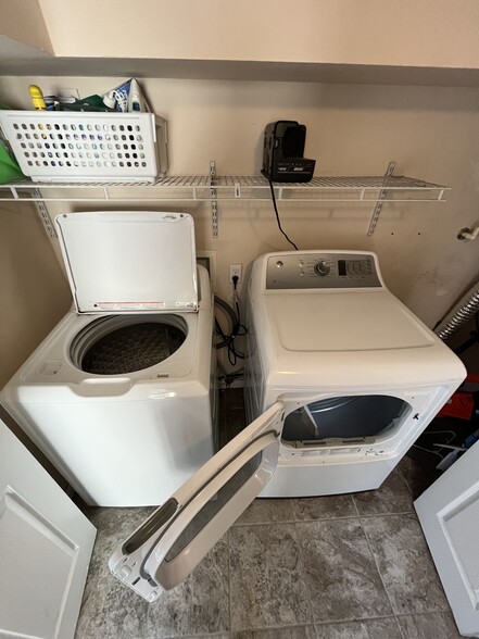 Washer & Dryer - 1833 Lombardy Dr