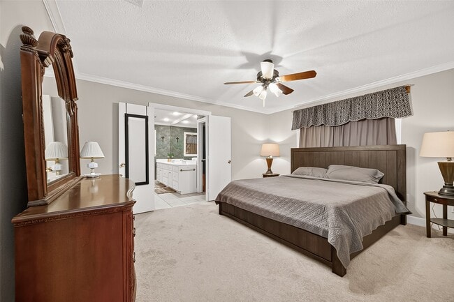 Building Photo - 31 Champions Colony E