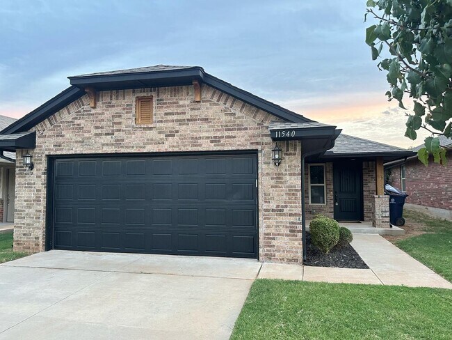 Primary Photo - Welcome Home! Stunning 3-bedroom, 2-bathro...