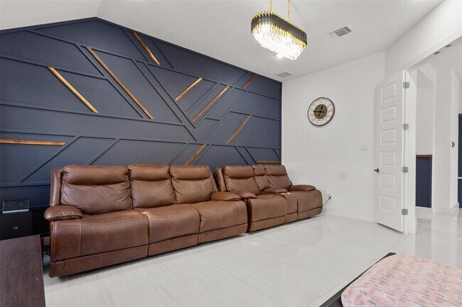 Building Photo - 3808 Sandhill Crane Dr