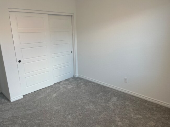 Building Photo - 7370 N Decatur Blvd