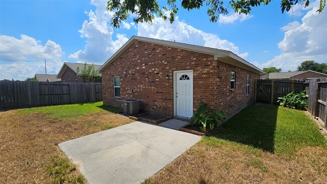 Building Photo - 8715 Dallas Acorn St