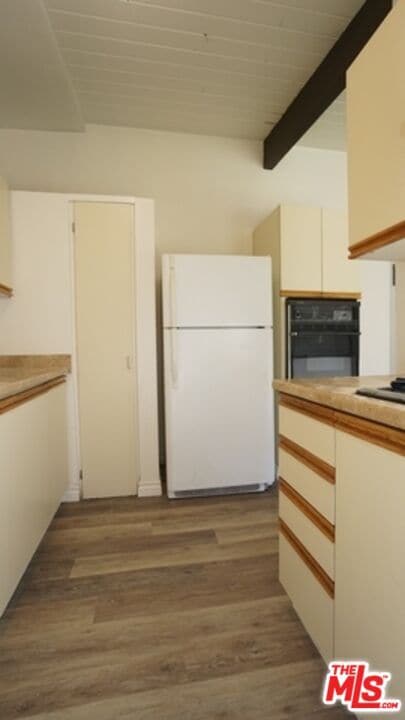 Building Photo - 11133 Rose Ave