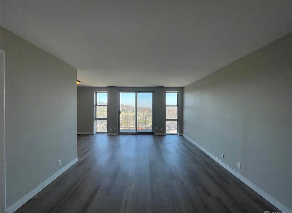 Building Photo - 2230 S Patterson Blvd