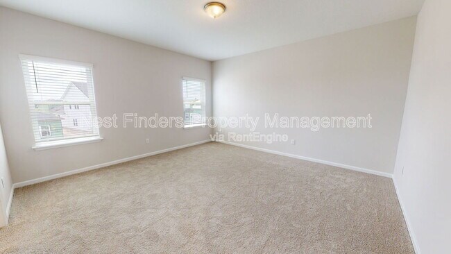 Building Photo - 45 Newton Ln