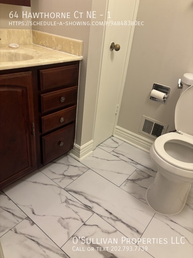 Building Photo - 64 Hawthorne Ct NE