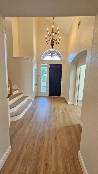 Building Photo - 421 Long Cove Ct