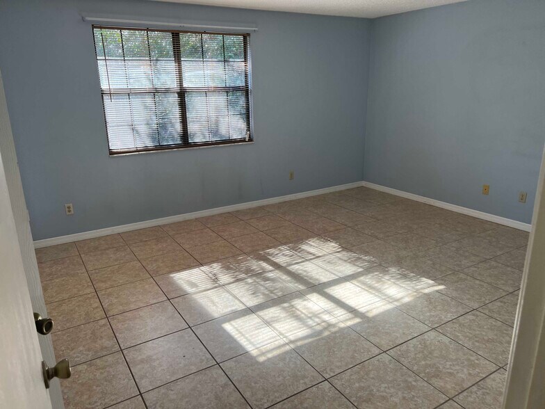 Building Photo - 33 Fernwood Lane