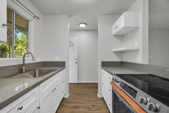 Building Photo - Fully Remodeled 2-Bedroom, 2-Bath Condo – Keonekai Villages #27-105