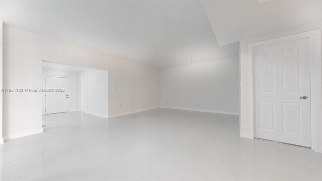 Building Photo - 917 SW 135th Ct