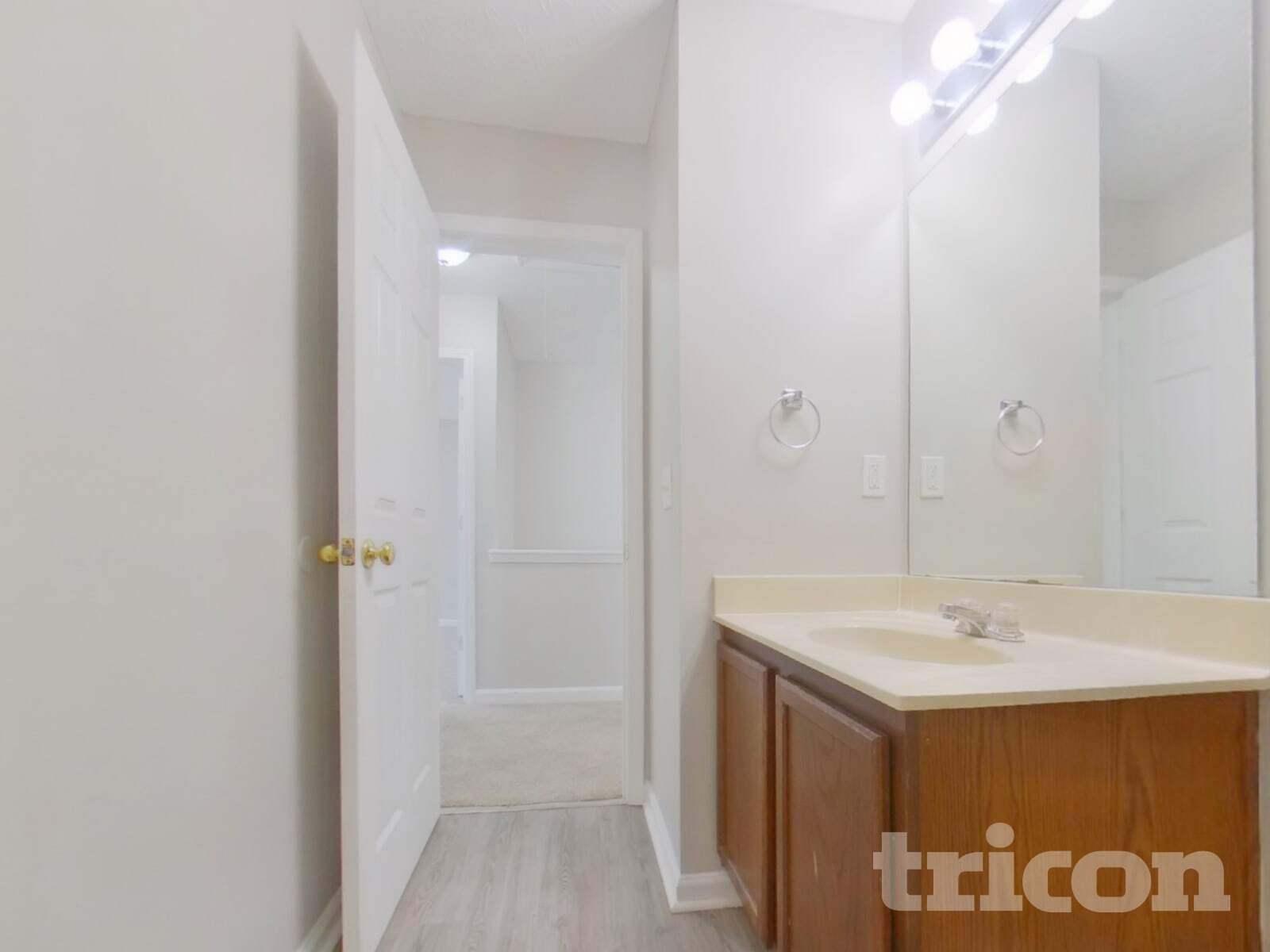 Building Photo - 401 Silver Spring St