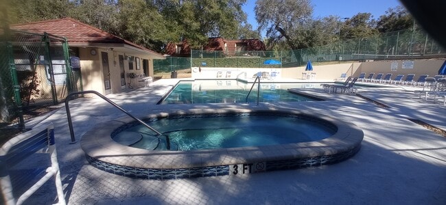 Building Photo - 2706-2712 12th Ct