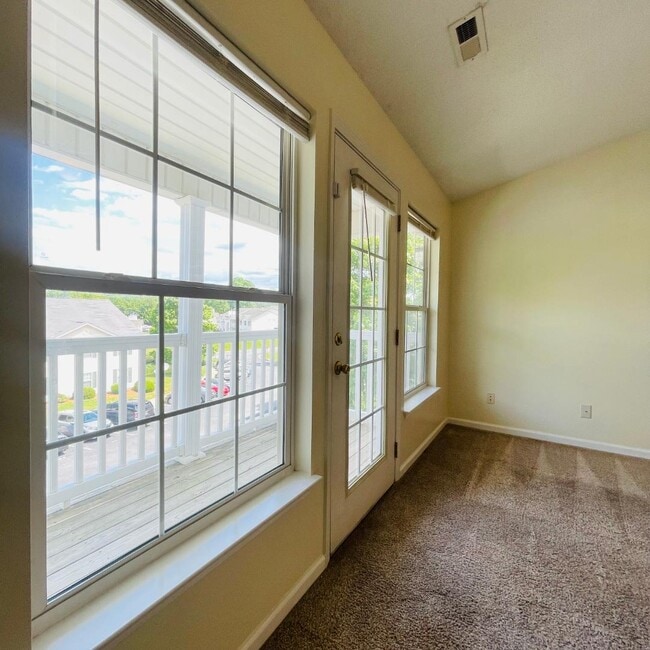 Building Photo - 903 Hanahan Ct