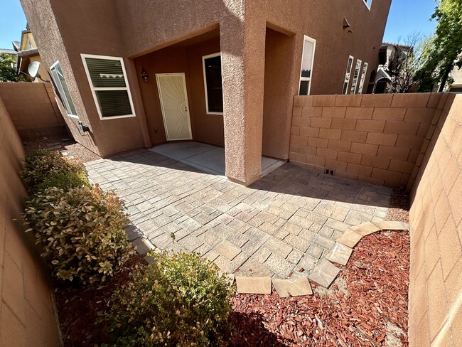 Building Photo - 9341 W Pearblossom Sky Ave