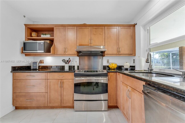 Building Photo - 6924 NW 8th Ct