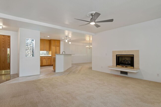 Building Photo - Extremely Rare Opportunity – 2 Bed / 2.5 Bath Luxury Condo at El Escorial Villas at East Beach