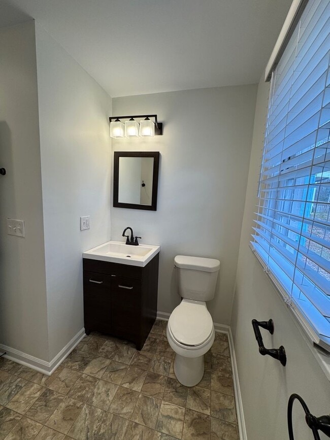 Building Photo - Black Mountain Gem Near Lake Tomahawk!