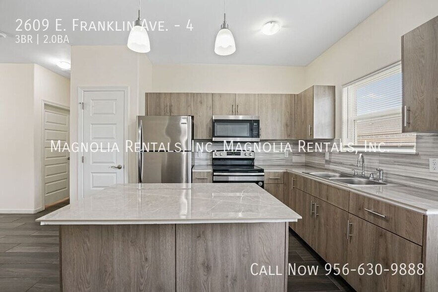 Building Photo - 2609 E Franklin Ave