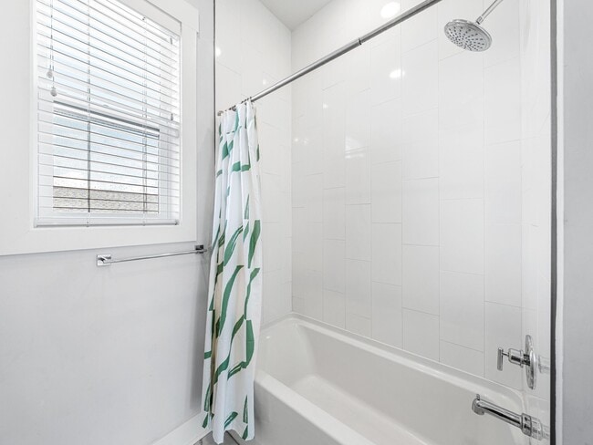 Building Photo - 157 River Rise Wy