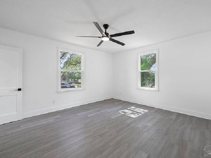 Building Photo - 908 E Lee St