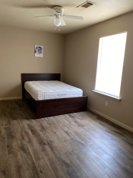 Bedroom 2 - 20799 Pine Island Rd