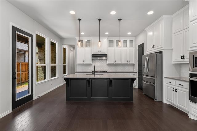 Building Photo - 1565 Amesbury Way