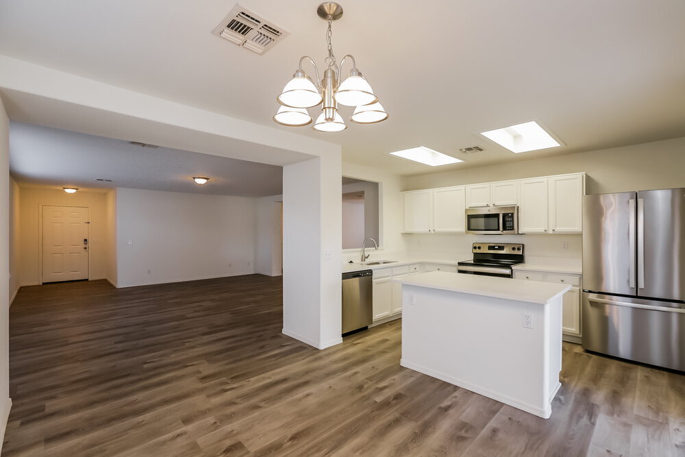 Building Photo - 5725 E Flower Cir
