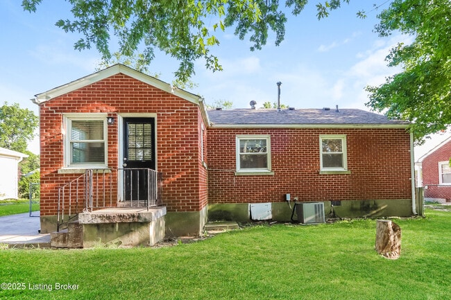 Building Photo - 1615 Stafford Ave