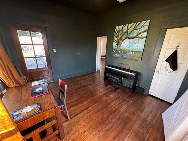 Building Photo - 1802 Seevers Ave