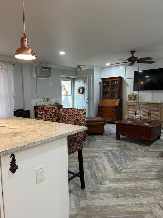 Building Photo - 157 Kings Hwy