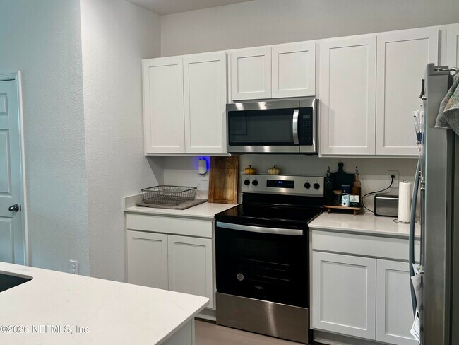 Building Photo - 646 Celtic dr
