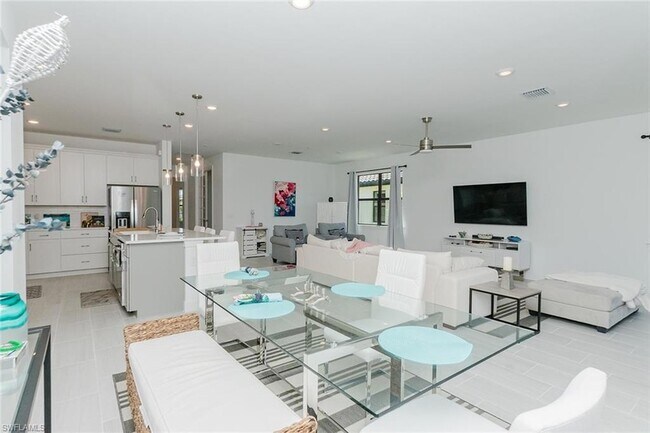 Building Photo - 5939 Gala Dr