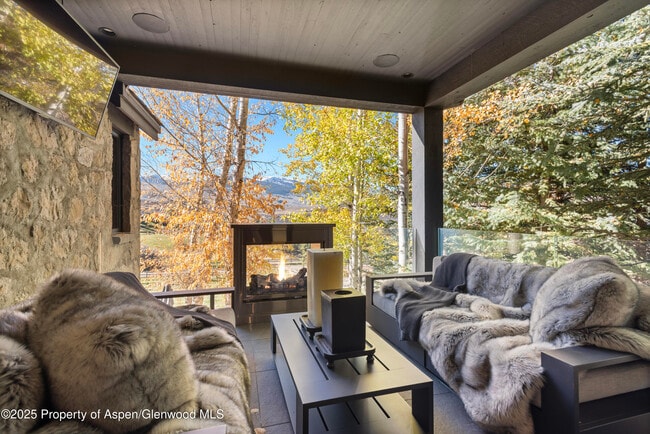 Building Photo - 75 McLain Ct