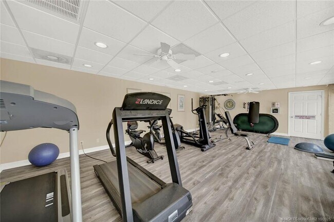 Building Photo - 10680 S Ocean Dr