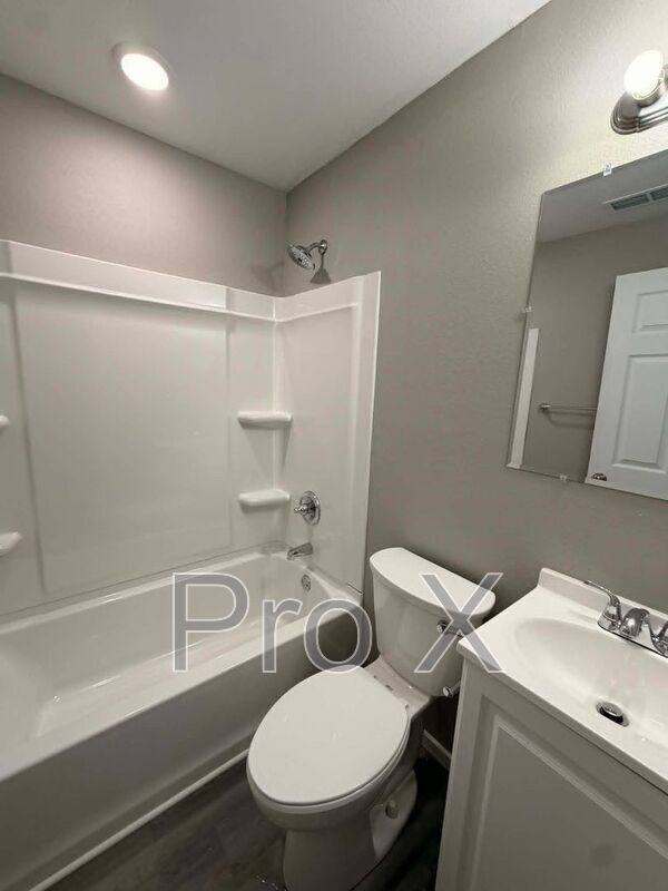 Building Photo - 117-121 S Byers Apartments