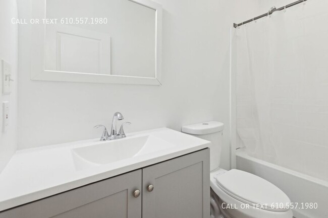 Building Photo - Newly Renovated 2 Bedroom Available for Re...