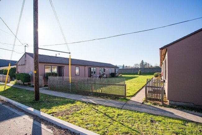 Building Photo - Beautiful 1 bed/ 1 bath ready for you to c...