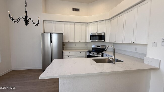 Building Photo - 5962 W Fieldstone Dr