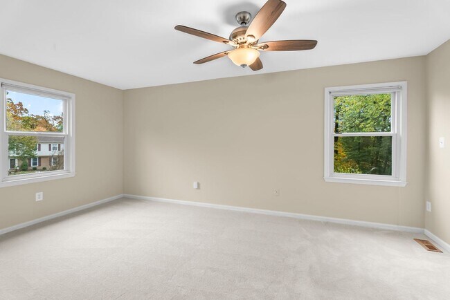 Building Photo - Move-In Ready Home in Prime Springfield Lo...