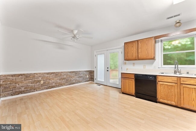 Building Photo - 12820 Lake Wilderness Ln