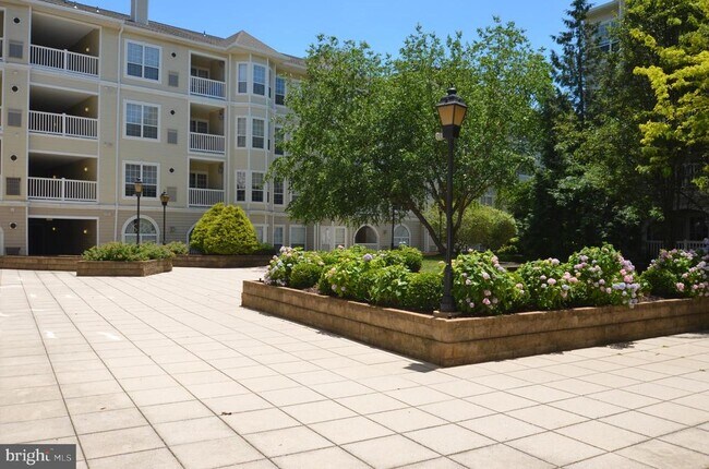 Building Photo - 4551 Strutfield Ln