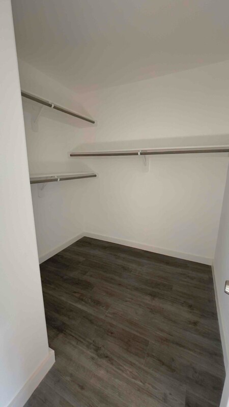 Building Photo - 7804 Crestview Dr