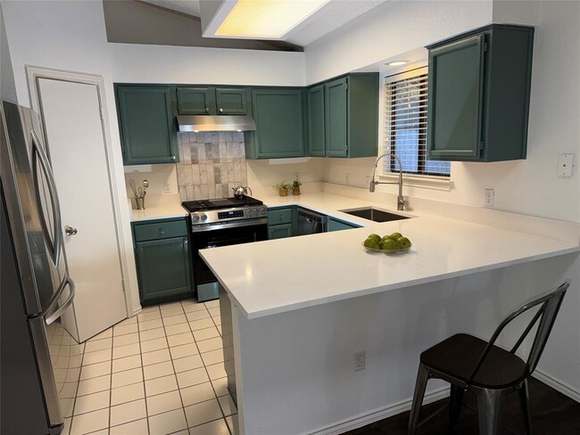 Building Photo - 1321 Piney Creek Ln