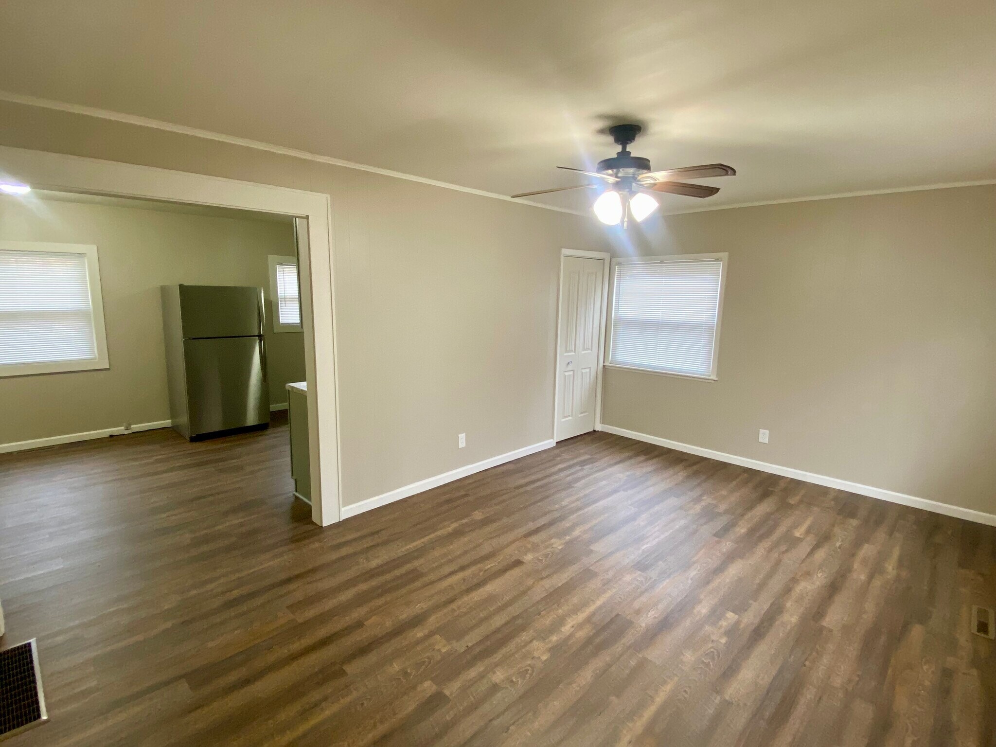 Building Photo - 1454 Pin Oak Dr