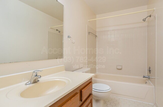 Building Photo - 7461 Ridge Oak Ct