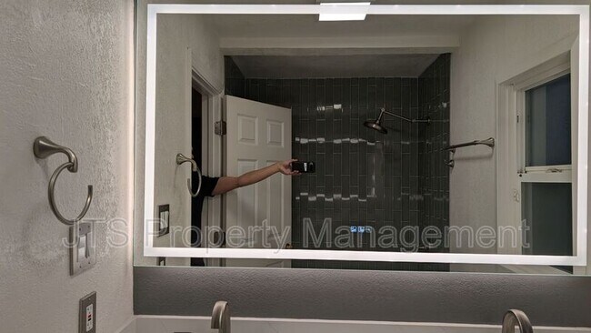 Building Photo - 3107 Del Paso Blvd