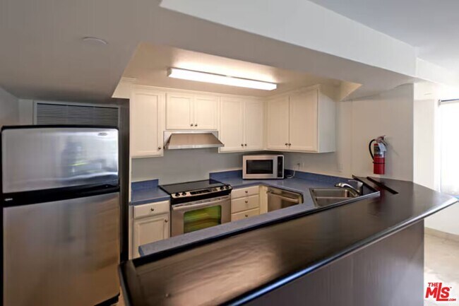 Building Photo - 2960 Neilson Wy