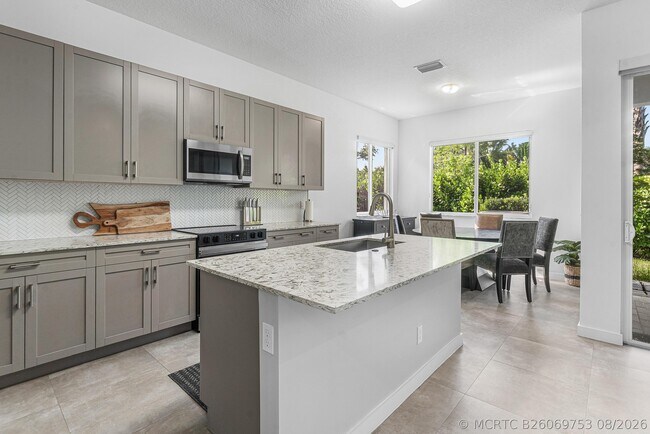 Building Photo - 610 Pioneer Way