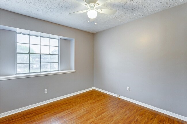 Building Photo - 20218 White Poplar Dr