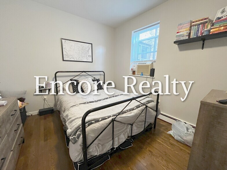 Building Photo - 41 Stearns Rd